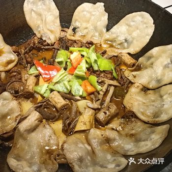 今天聚会想到了地锅鸡 朋友介绍这家位于富仁坊的原始煮