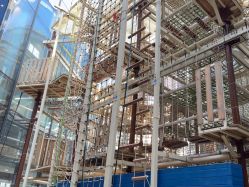 -PIPIKINGDOM皮皮王国欢乐号(欢乐海岸购物中心店)