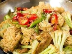 干锅有机菜花-孔记酱骨手擀面(三道街店)
