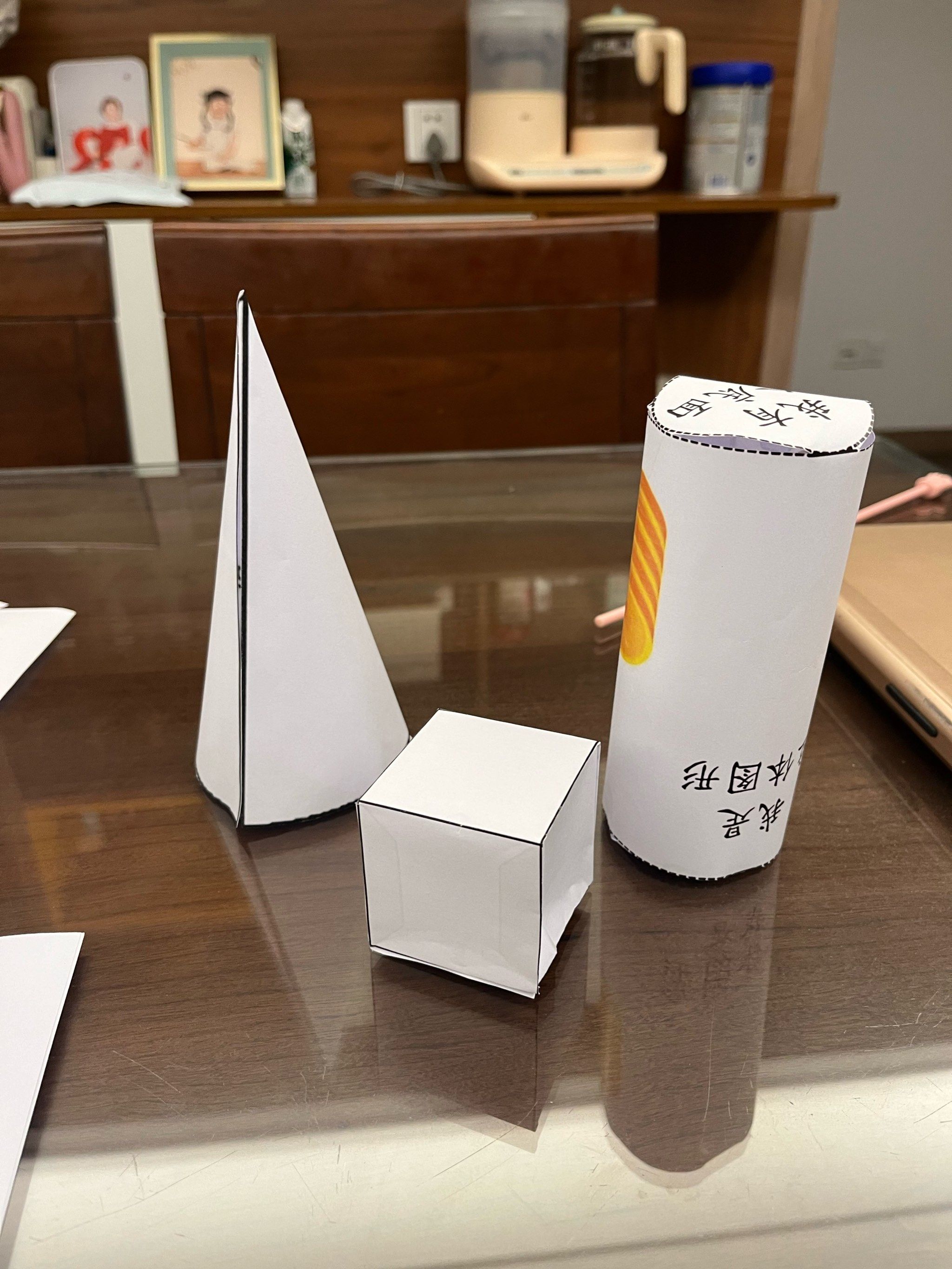平面跟立体,正方形▪️与正方体,圆柱体,圆锥体,儿童早教素材