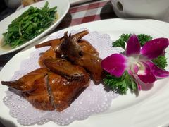 烧乳鸽-邓丽君音乐主题餐厅