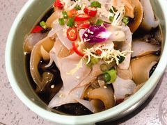 捞汁竹耳菌-羊来顺冰煮鲜羊铁锅烀羊肉(八卦岭店)