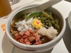 醪糟杏仁冰粉-麻六记(新天地店)