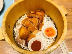 -临界音乐酒馆·小龙虾·江湖菜(华熙LIVE·鱼洞店)