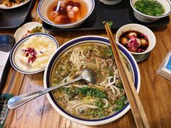 -云阿蛮云南生烫牛肉米线(奉贤路店)