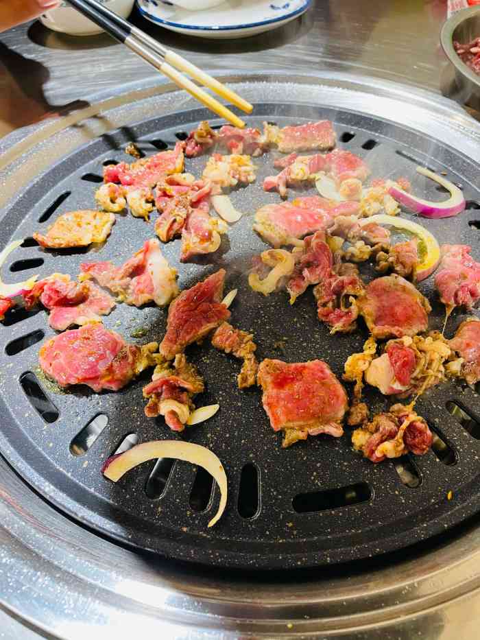 肉食经典炭火烤肉-"是齐市烤肉的味道,和马晓马佳很像.服务价.