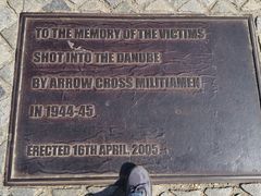 -多瑙河畔鞋履雕塑