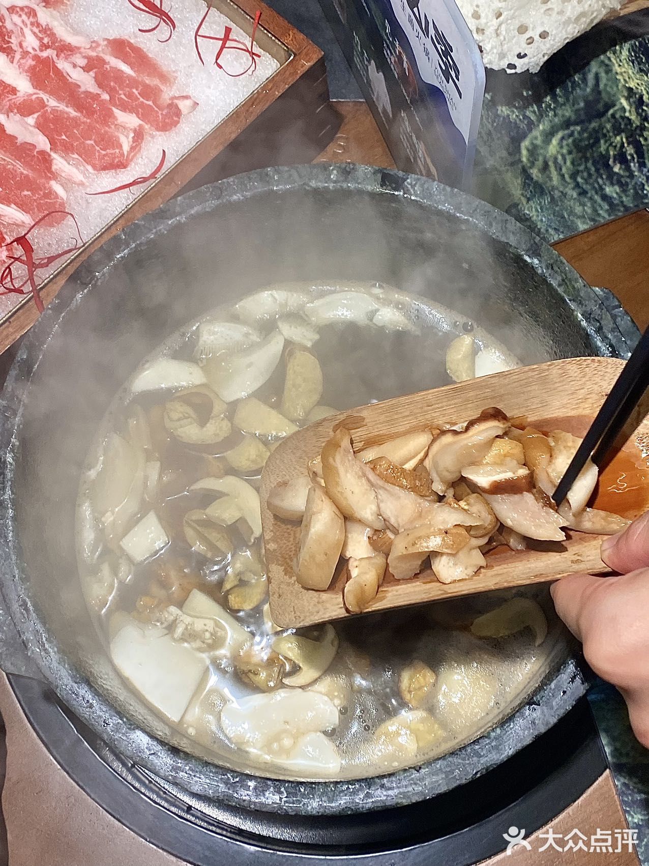 佛山秋日醉浪漫的菌子火锅..... 