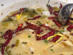 -江渔儿酸菜鱼(万科东荟城店)