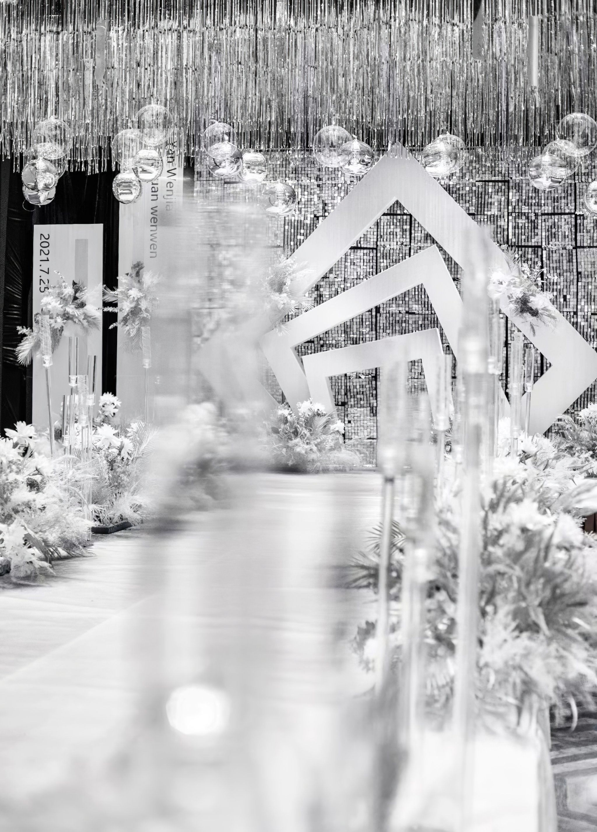 柔美又优雅的银白色婚礼