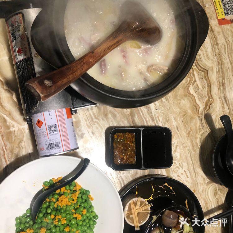 卤肉饭，一般般，饭也不是特别好