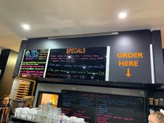 -12 Rocks Beach Bar Cafe