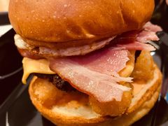 布里欧修特堡-The Habit Burger Grill 哈比特汉堡(复兴soho店)