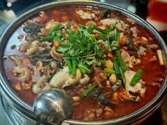 -牟记江湖重庆地标特色菜鱼蛋海鲜羊蝎子(巴南区黑金冠十多年好店)