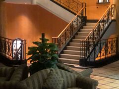 -深圳富苑皇冠假日套房酒店