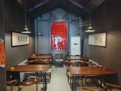 -愉肴麻辣香锅(中山路店)