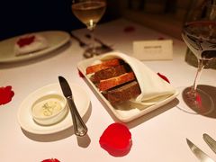 餐前面包黄油-壳里西餐厅Coquille Seafood Bistro(蒙自路店)