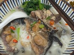 招牌梭边鱼粉-鲜越鲜鱼粉(财富购物中心店)
