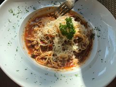 -Chom Cafe and Restaurant