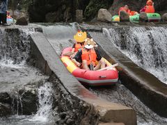 -安吉龙王山峡谷漂流