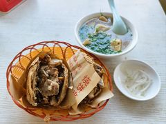 -洪峰浩老北京烧饼夹肉(角门路店)