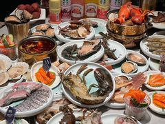 -雍容荟帝王蟹活龙虾展台自助(IFS黑金店)