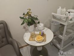 -颜加一•趣爱眼·科技美容养生