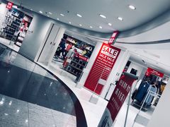 -优衣库(上海正大广场店)