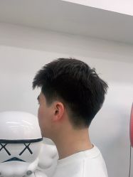 -MODEL'S HAIR