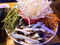 -民食香·腊排骨野生菌美食(木府店)