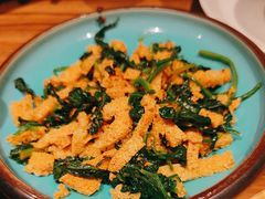 菠菜拌面筋-耶里夏丽·丝路新疆菜·清真食品(徐汇南丹东路臻选店)