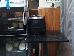 -大肚水饺锅贴·家常融合菜(新港店)