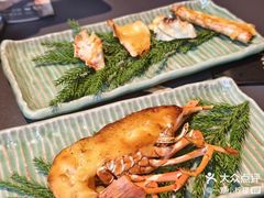 -雍容荟帝王蟹活龙虾展台自助(IFS黑金店)