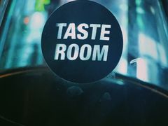 -TASTE ROOM Bar