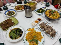 -三江源美食城