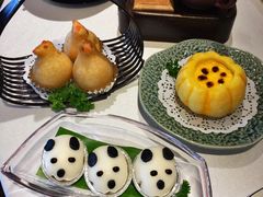 -景月阁空中食府(希尔顿酒店)