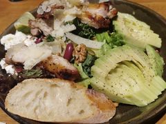 鸡肉牛油果沙拉-The Diner X餐厅(青岛万象城店)