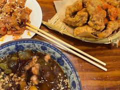 -爆炸头阿姨小四川正宗川味小吃(无任何分店)