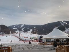 -中旅松花湖滑雪场