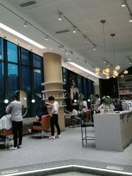 -摩登时代美发沙龙