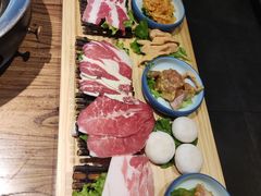全家福十一拼烤肉-明洞阿姨·韩式酱蟹烤肉·创意料理(三元桥店)