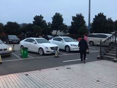 -慈城服务区-停车场