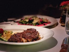 果木炙烤安格斯180天谷饲肉眼-牛排家(北京王府井澳门中心店)
