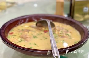 Braised Pork Trotter with Yellow Beans