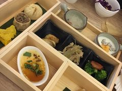 -乐领拈花溪·林涧食韵