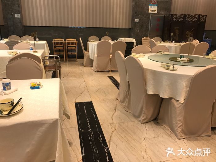 启东海鲜人家(古美路店)大堂图片
