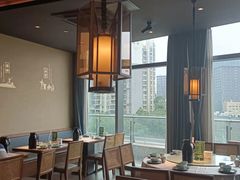 靠窗位-遇见湘·地道湖南菜(云门店)