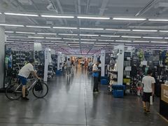 -迪卡侬(苗岭路店)