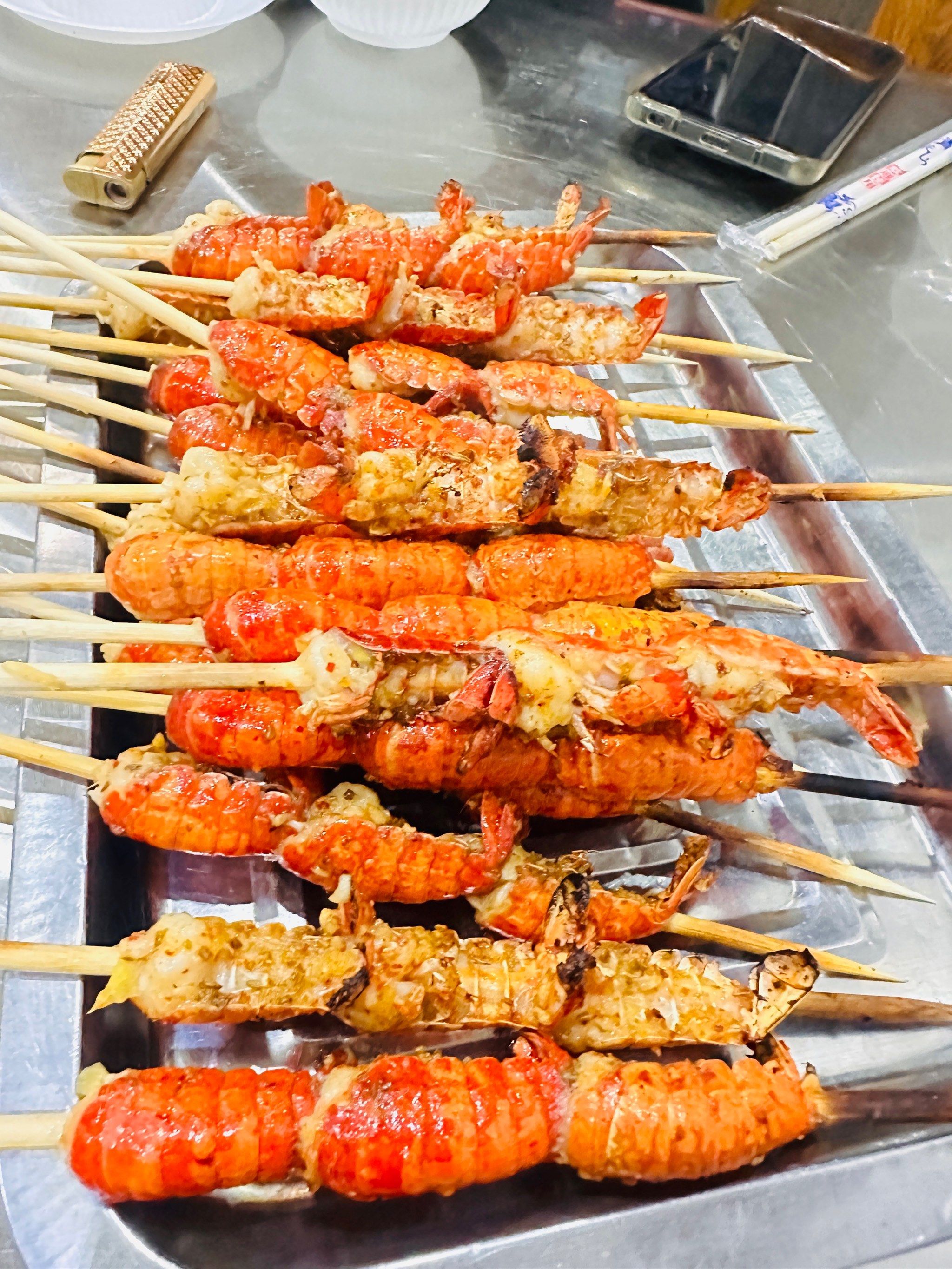 特色烤虾球应该是招牌,虾尾个个饱满!肉质鲜嫩可口