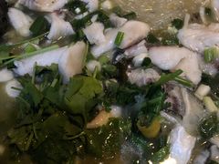 酸菜鱼-自贡盐帮菜·玩辣餐厅(樱花园西街店)
